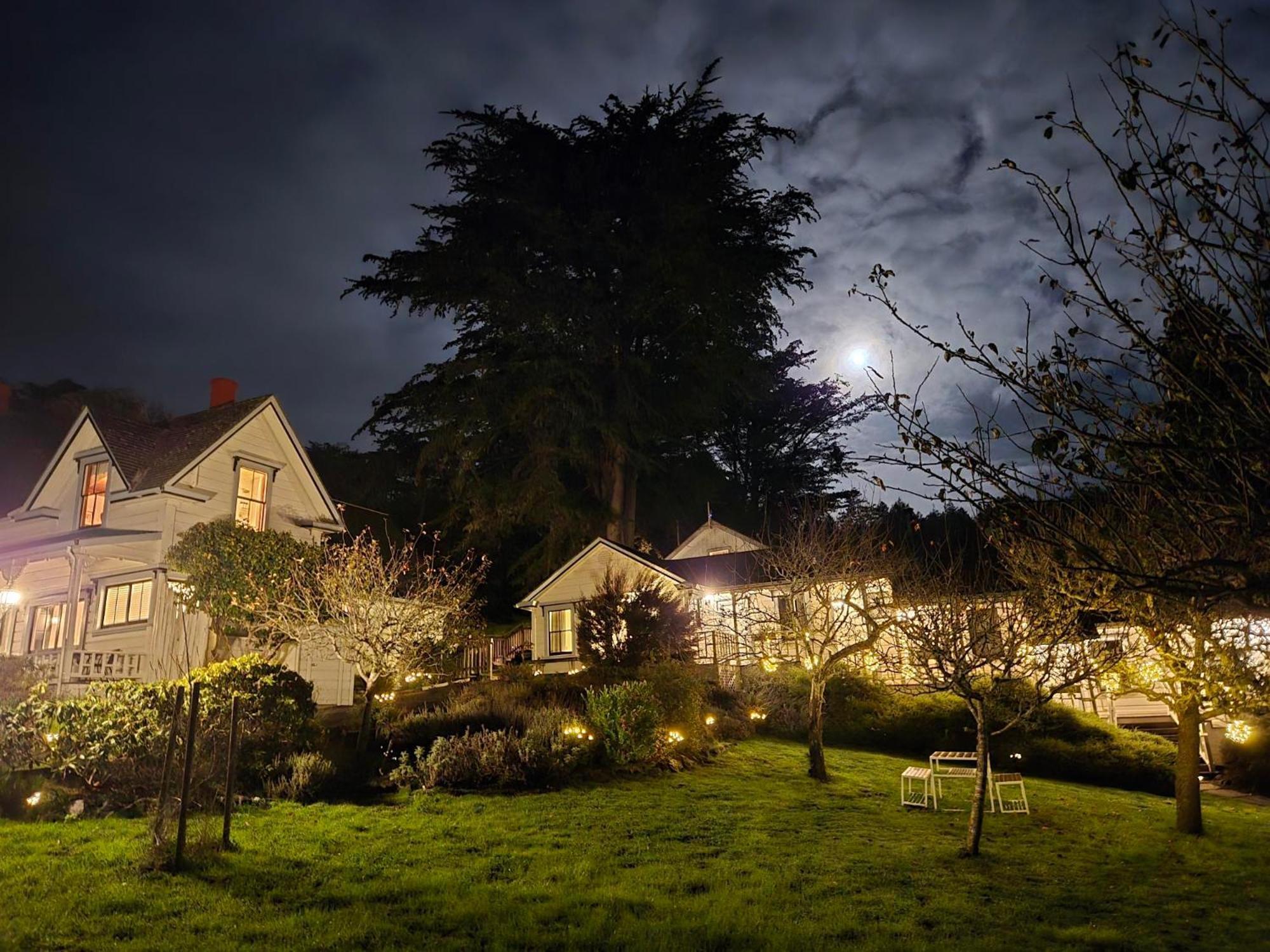Dennen'S Victorian Farmhouse Little River Екстер'єр фото